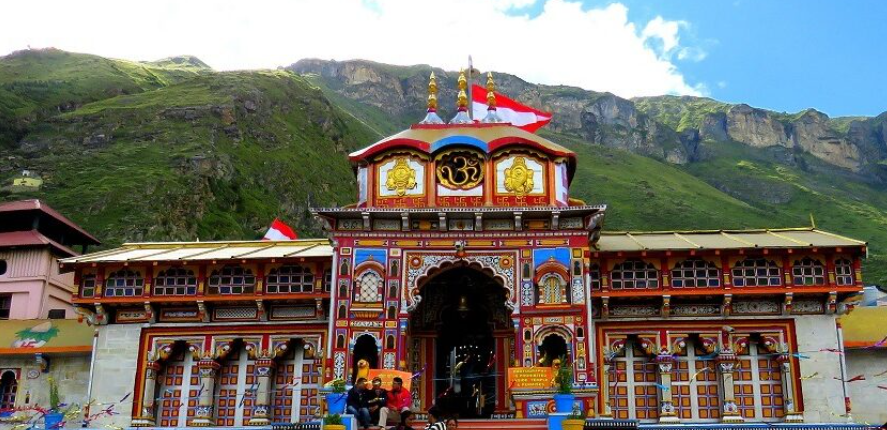 Complete Guide to Badrinath Temple Darshan 2025: Everything You Need to Know