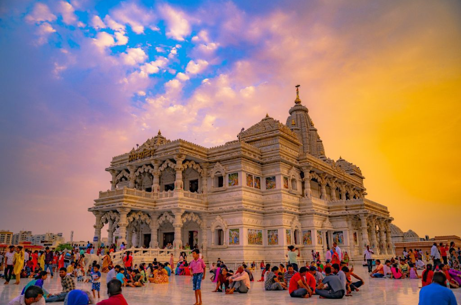 Krishna Janmabhoomi to Dwarkadhish: A Spiritual Journey Through Mathura’s Temples